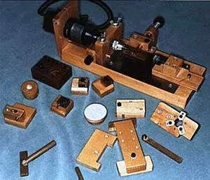 Миниатюрный токарный станок FONLY Миниатюрный токарный станок FONLY