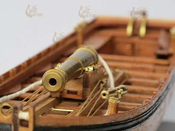 модель корабля для сборки Longboat Armed For War