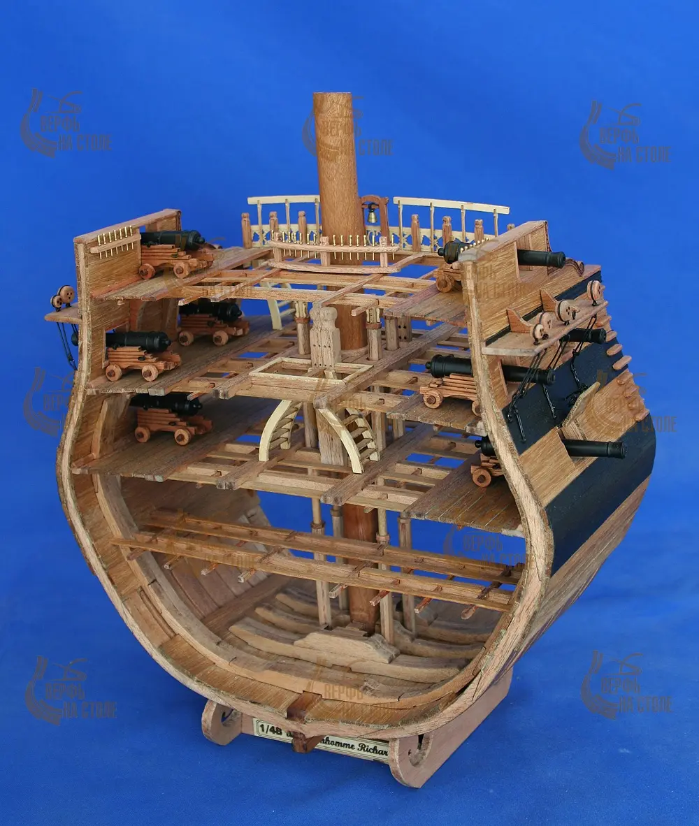 модель корабля для сборки Bonhomme Richard сечение, версия вишня