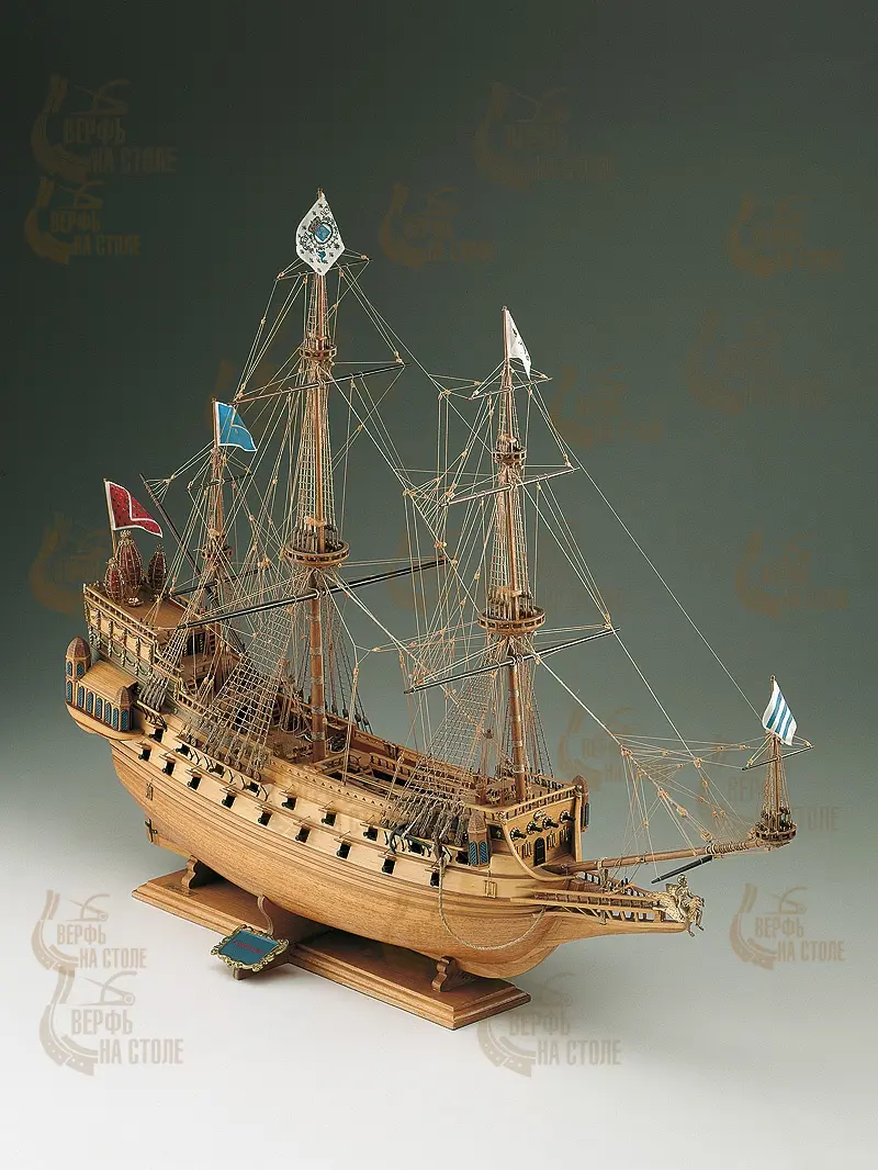 деревянная модель корабля La Couronne