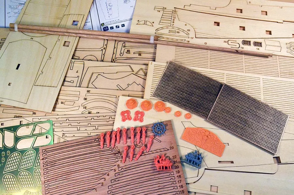 модель корабля для сборки Black Pearl (Черная жемчужина) на дне модель корабля для сборки Black Pearl (Черная жемчужина) на дне