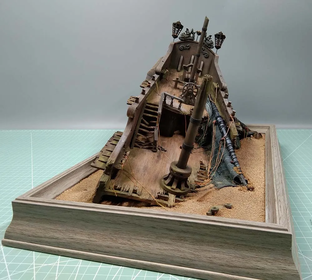 модель корабля для сборки Black Pearl (Черная жемчужина) на дне модель корабля для сборки Black Pearl (Черная жемчужина) на дне